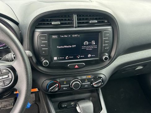 Used 2023 Kia Soul LX w/ Option Group 015 FWD image 13