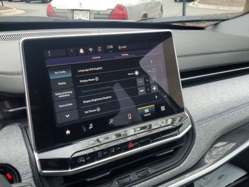 Certified 2024 Jeep Compass Latitude image 14