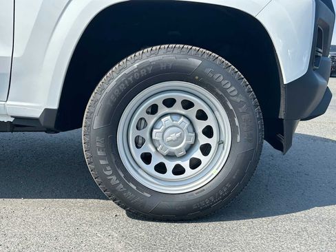 New 2025 Chevrolet Colorado W/T w/ WT Convenience Package II image 9