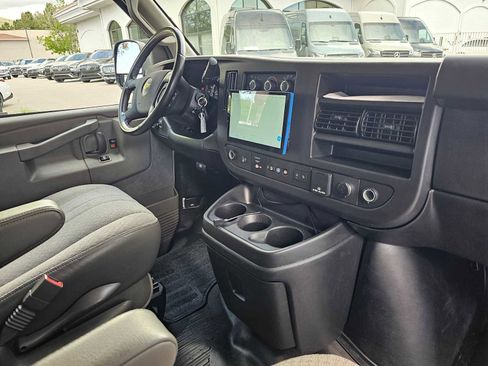 Used 2022 Chevrolet Express 3500 LT w/ LT Preferred Equipment Group RWD image 11