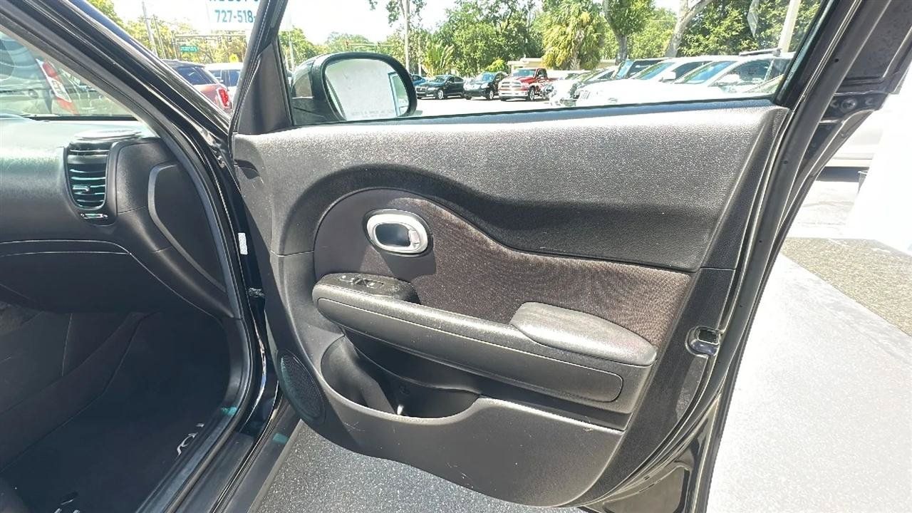 Used 2016 Kia Soul + FWD image 31