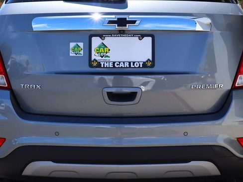 Used 2020 Chevrolet Trax Premier w/ LPO, Protection Package FWD image 21