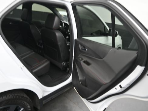 Used 2022 Chevrolet Equinox RS w/ RS Leather Package FWD image 10