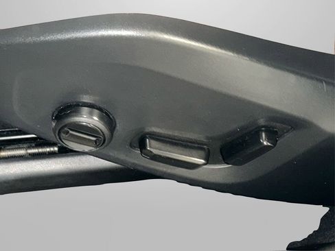 Used 2020 Volvo XC60 T5 Momentum image 34