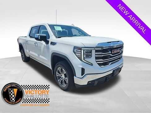 Used 2025 GMC Sierra 1500 SLT AWD/4WD image 1