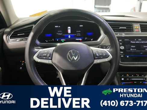 Used 2022 Volkswagen Tiguan SE w/ Panoramic Sunroof Package image 20