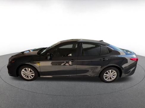 Used 2025 Toyota Camry LE image 7