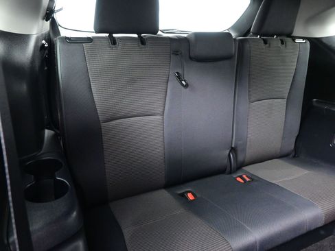 Used 2024 Toyota Highlander LE AWD/4WD image 16