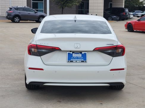 Used 2024 Honda Civic Touring image 6
