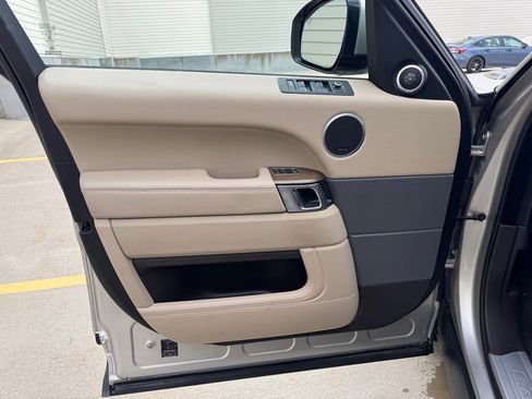 Used 2016 Land Rover Range Rover Sport HSE image 10