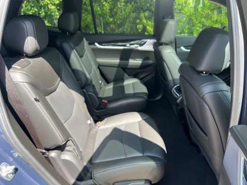 Certified 2025 Cadillac XT6 Premium Luxury AWD/4WD image 40