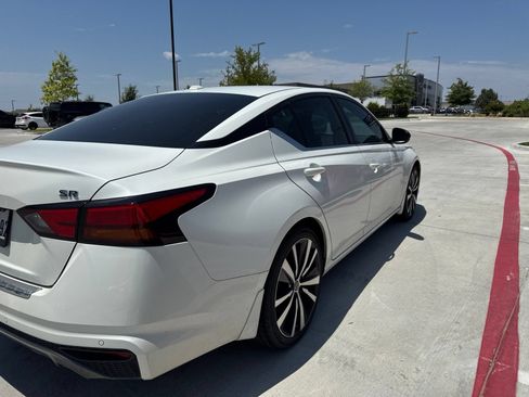 Used 2021 Nissan Altima 2.5 SR w/ SR Premium Package FWD image 7