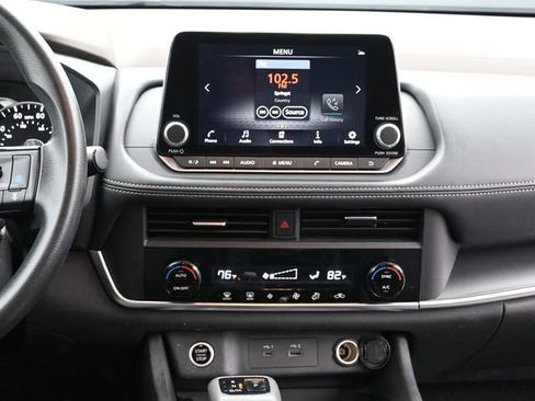 Used 2023 Nissan Rogue SV image 11