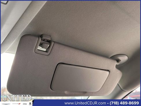 Used 2021 Chevrolet Equinox LT image 27