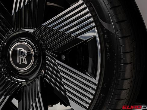 Used 2025 Rolls-Royce Spectre AWD/4WD image 23