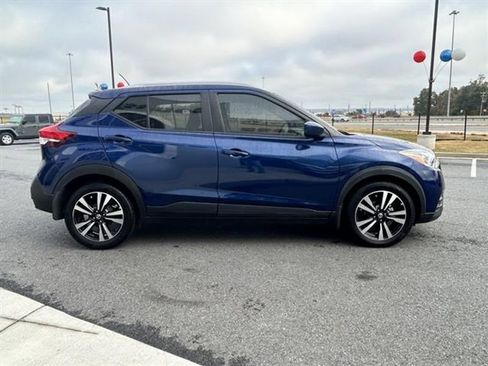 Used 2020 Nissan Kicks SV image 4