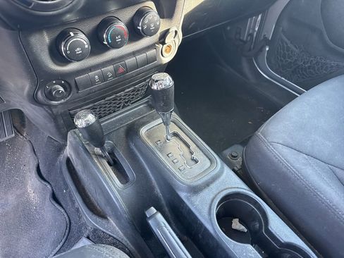 Used 2018 Jeep Wrangler Unlimited Sport S image 11