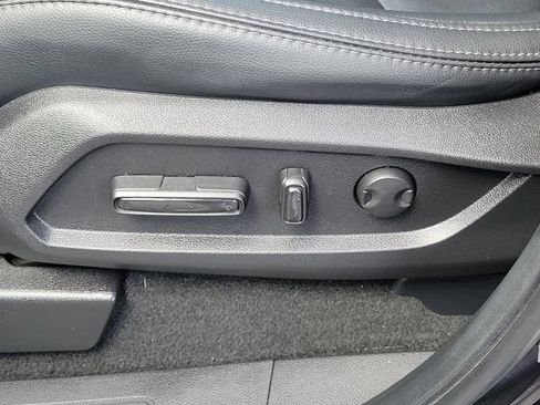 Certified 2025 Honda Pilot Touring image 19