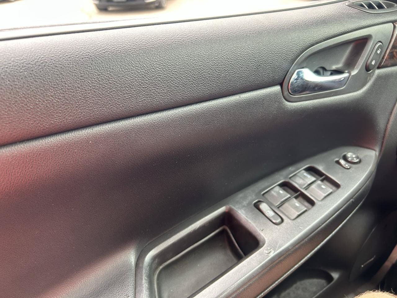 Used 2013 Chevrolet Impala LTZ FWD image 24