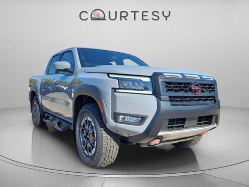 New 2026 Nissan Frontier PRO-4X w/ Pro-4x Convenience Package image 5