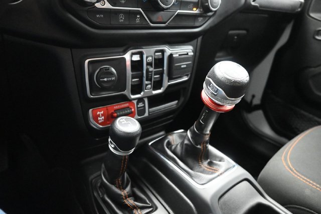 Used 2022 Jeep Gladiator Mojave AWD/4WD image 9