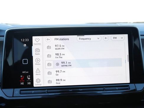 Used 2024 Volkswagen Atlas SE image 30