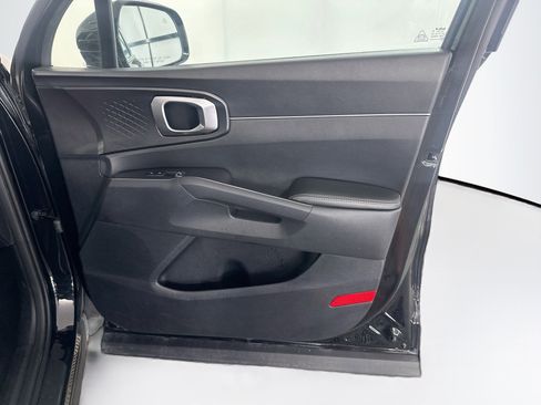 Used 2024 Kia Sorento S FWD image 31