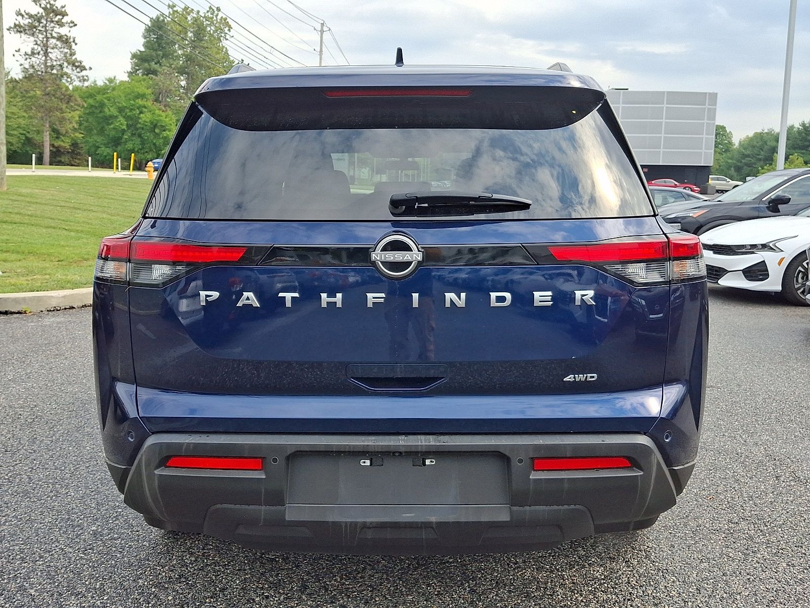 Certified 2025 Nissan Pathfinder SV AWD/4WD image 5