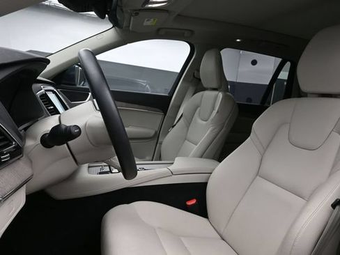 Used 2024 Volvo XC90 B5 Plus w/ Protection Package AWD/4WD image 10