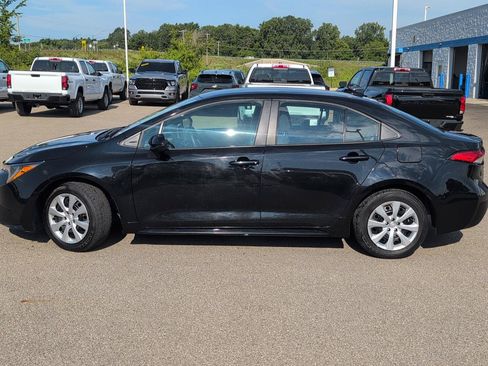 Used 2024 Toyota Corolla LE FWD image 2