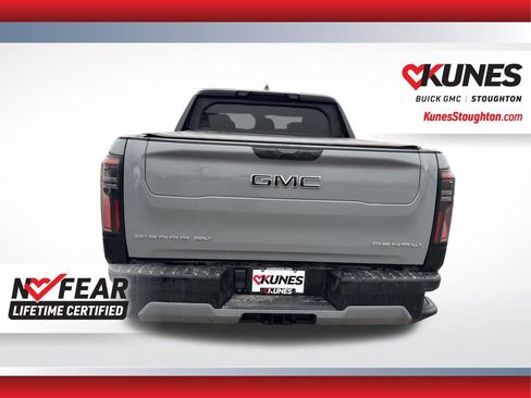 Used 2024 GMC Sierra EV Denali image 9