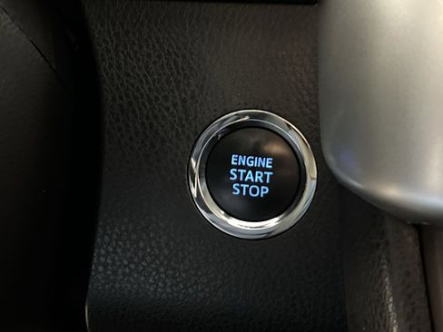 Used 2018 Toyota Highlander Limited image 34