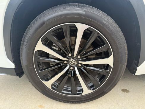 Used 2021 Toyota Highlander XSE FWD image 7
