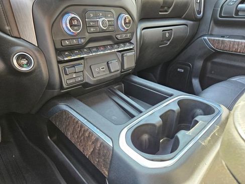 Used 2019 GMC Sierra 1500 Denali w/ Denali Ultimate Package AWD/4WD image 24