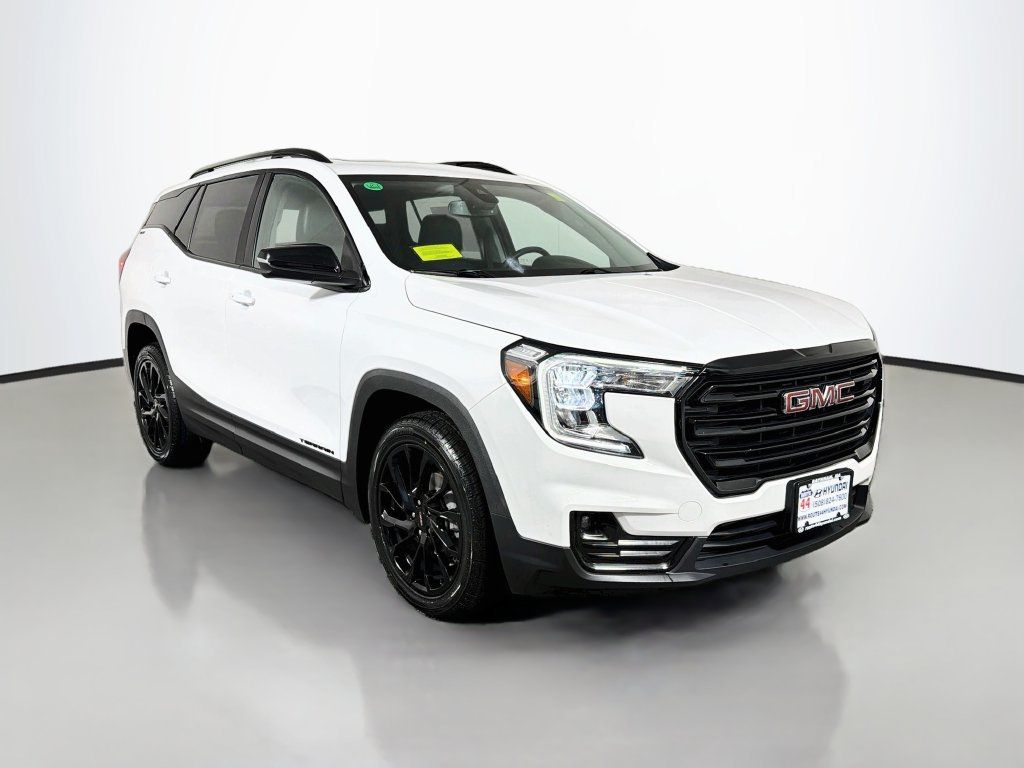 Used 2024 GMC Terrain SLT w/ Elevation Edition AWD/4WD image 10