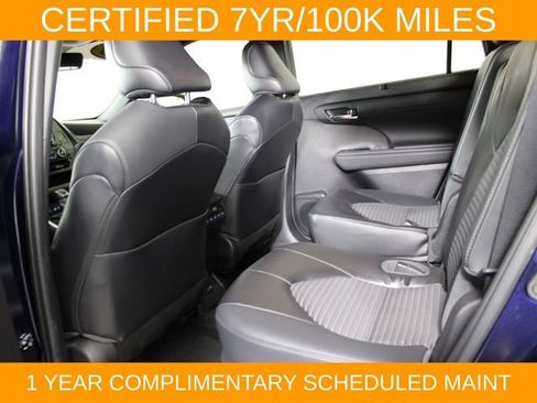 Used 2022 Toyota Highlander XSE FWD image 16