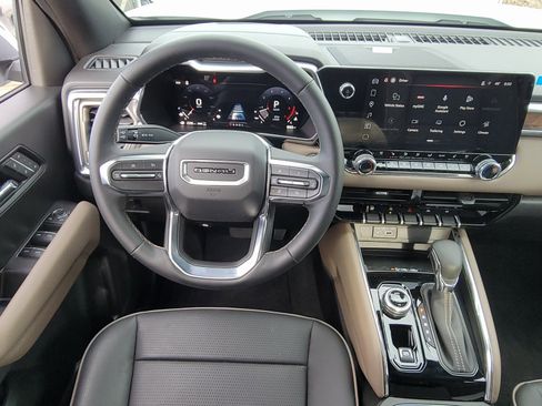 Used 2026 GMC Canyon Denali image 9
