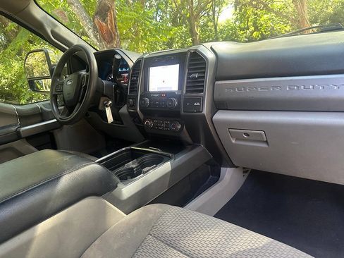 Used 2021 Ford F250 XLT w/ XLT Premium Package AWD/4WD image 16