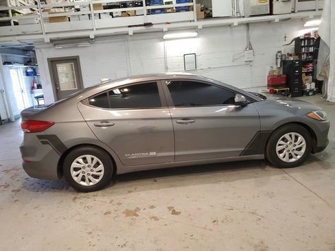 Used 2018 Hyundai Elantra SE w/ SE Connectivity Package 04 image 8