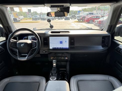Used 2024 Ford Bronco Big Bend AWD/4WD image 3