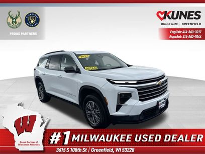Used 2024 Chevrolet Traverse LT