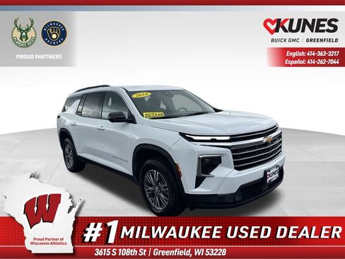 Used 2024 Chevrolet Traverse LT AWD/4WD image 1