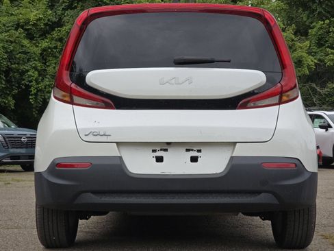 Used 2022 Kia Soul LX w/ Technology Package FWD image 16