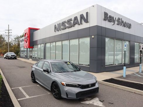 Used 2025 Honda Civic Sport image 2