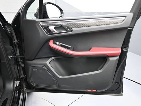 Certified 2023 Porsche Macan GTS AWD/4WD image 29
