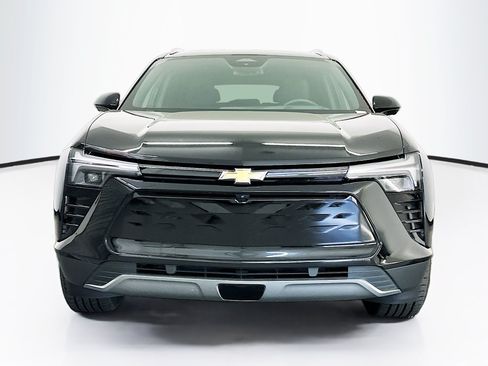 Used 2024 Chevrolet Blazer EV LT AWD/4WD image 2