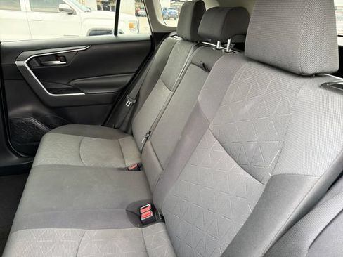 Used 2019 Toyota RAV4 XLE FWD image 23