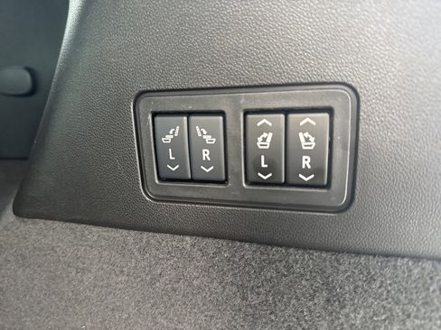 Certified 2025 Cadillac XT6 Premium Luxury image 12