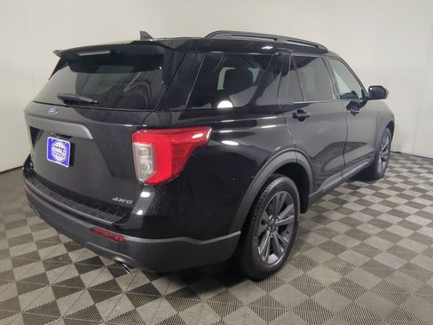 Used 2023 Ford Explorer XLT w/ Equipment Group 202A image 4