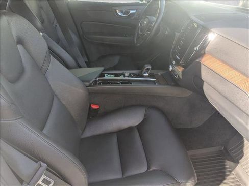 Used 2022 Volvo XC60 T8 Inscription Expression w/ Advanced Package image 22